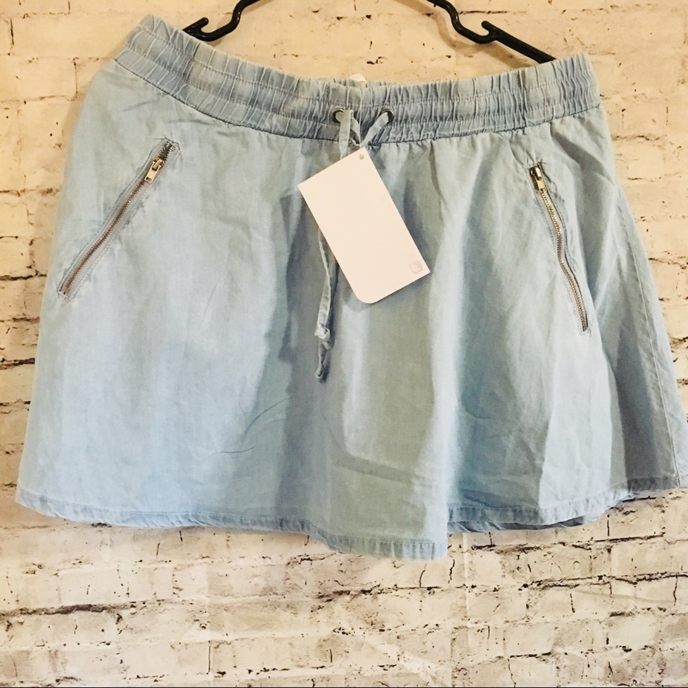 Fabletics Size Medium Skirt NWT